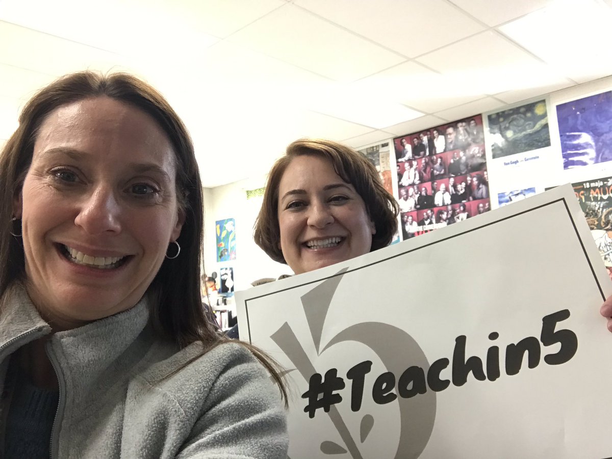 jessgthur's tweet photo. I #Teachin5 because collaboration and team work enhance our students’ experiences.  #PrideIn5 @dutchforkhigh @DeborahGascon1 https://t.co/TWYn1UhnlO