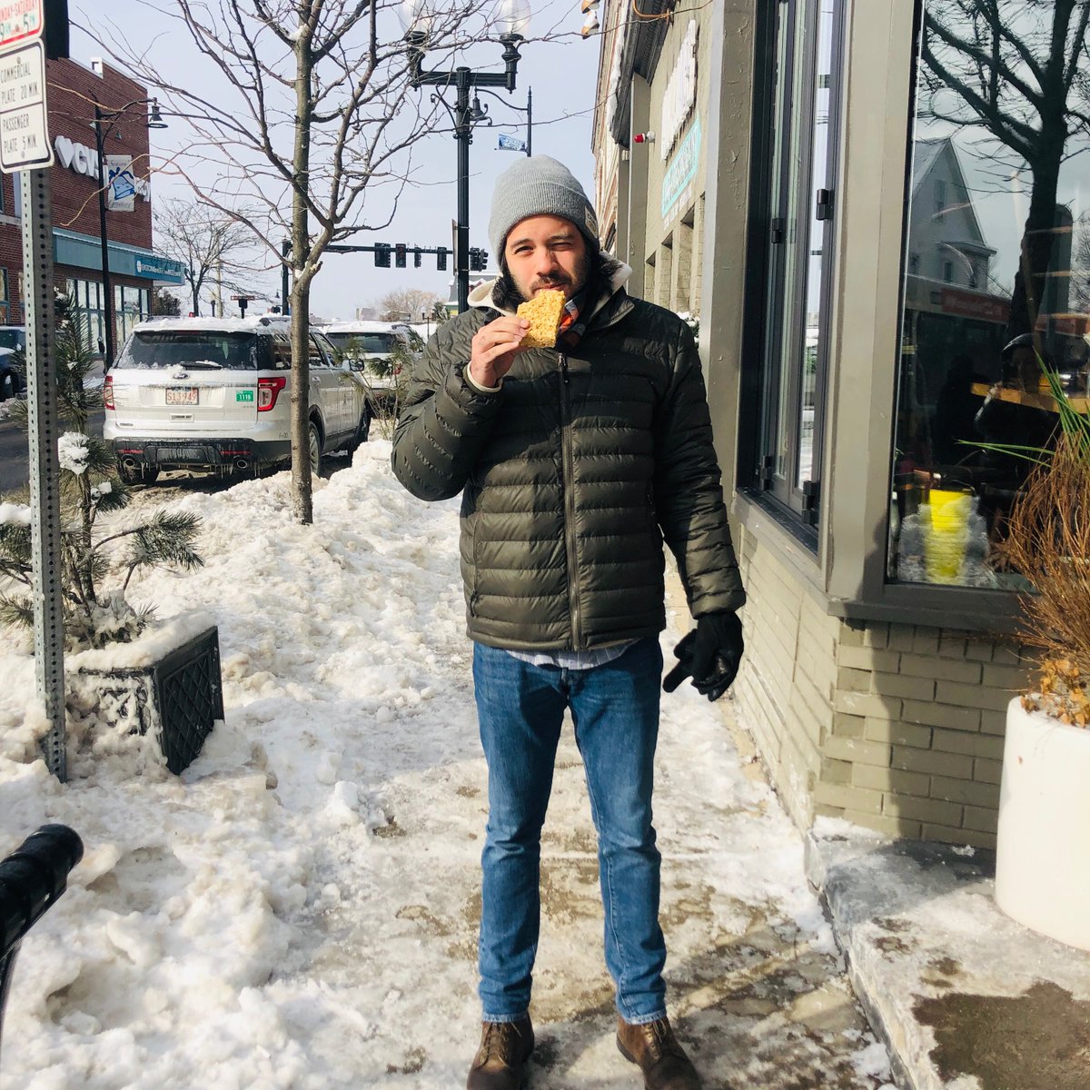 .<a href="/thehatsofficial/">the Hats</a> can’t get enough of these #deluxetreats! Flavor of the moment- Salted Caramel butter. You can even <a href="/UberEats/">Uber Eats</a> these to your house!
••
#somerville #bostonfoodies #magoun #eaterboston #bostoneats #foodporn #greekstagram #getyourgreekon #food