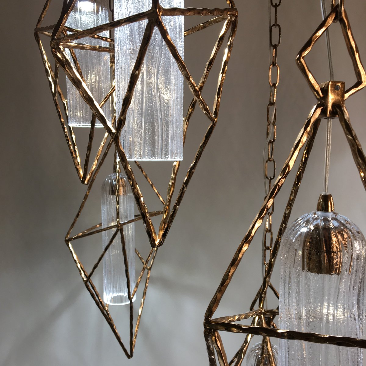 lightology's tweet photo. The 2019 Lightovation: Dallas International Lighting Show did not disappoint! Peruse some of the latest new concepts to be available in 2019. #lightovation @DallasMarket @KuzcoLighting @Eurofase @HubbardtonForge #lighting #lightingtrends #homedecor #chandelier #pendant #lights https://t.co/gRJIFGqngs