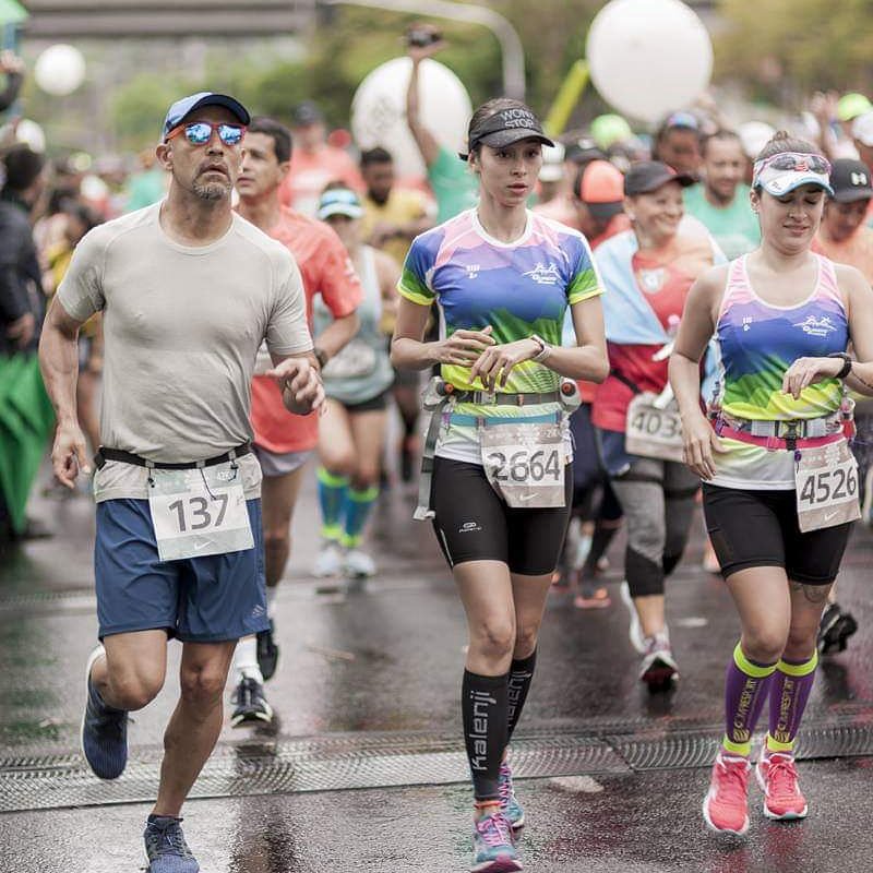 MaratonMedellin's tweet photo. Nombra a  personas maravillosas que te apoyan a lo largo del año en tu entrenamiento  y durante la carrera. Ellos te  inspiran a correr todos los días.
#Decidecorrer la #MaratónMedellín2019
🏁 para tengas un cuerpo más sano!
🏁 por una causa más grande que tú!
🏁 por diversión! https://t.co/RCyn79S90M