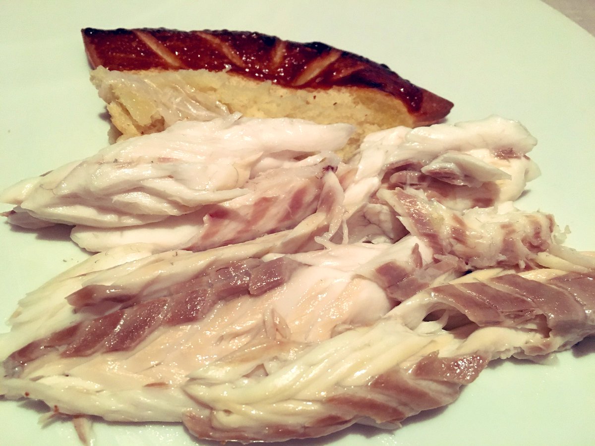 Notable la lubina en costra de pan de <a href="/HortensioRest/">Hortensio Restaurante</a>. <a href="/MANVALLS/">Mario Valles</a> ha recuperado una receta del libro La Cocina del Mercado de Paul Bocuse con muy buenos resultados.