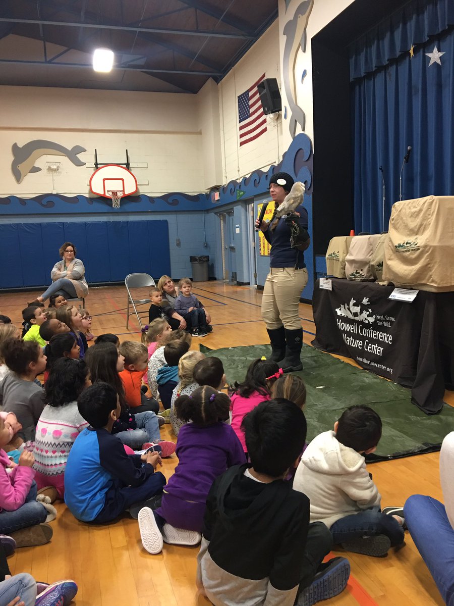 Kindergartners has so much fun learning about different types of birds from the Howell Nature Center today!