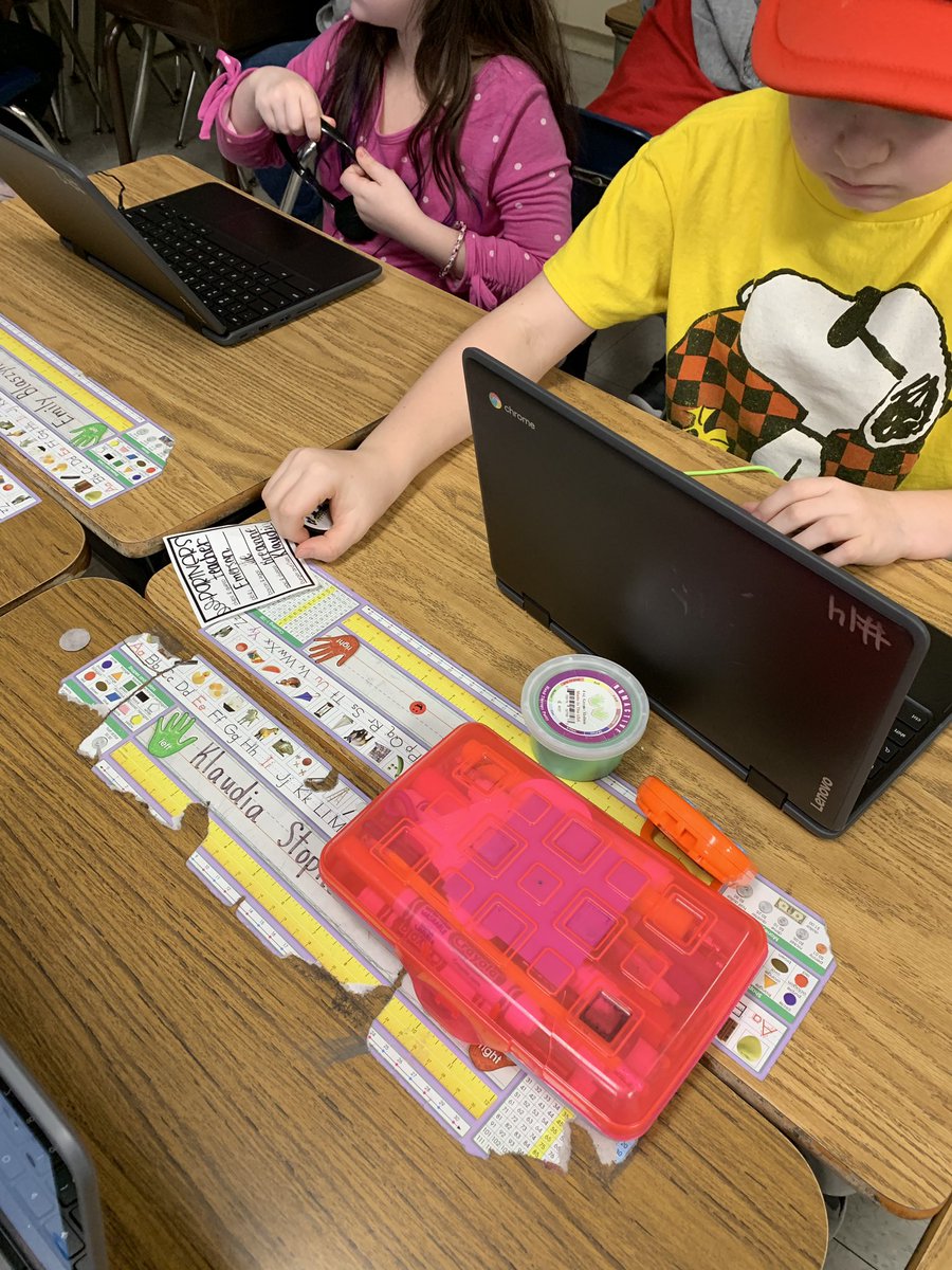 MWood113a's tweet photo. Thank you so much @sap720 for supplying me with a bag full of pop sockets to use as fidgets in my classroom! #sensorytools #sd113a #OWbears https://t.co/C37xnBn1bz