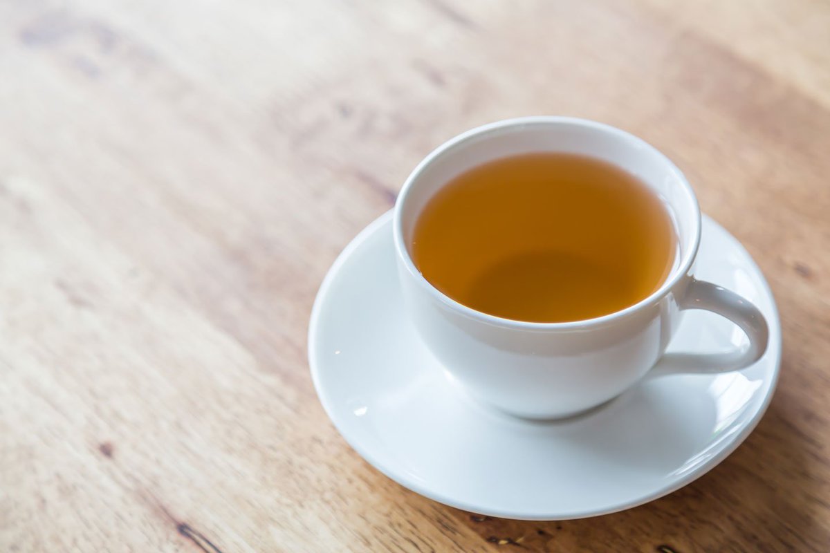 DrHunting's tweet image. #DidYouKnow: Chamomile and Black #tea are beneficial to oral health! Although they can still stain teeth, Black tea can help prevent #cavities, and Chamomile tea can provide relief from tooth aches. #DentalFact #RiversideDentist