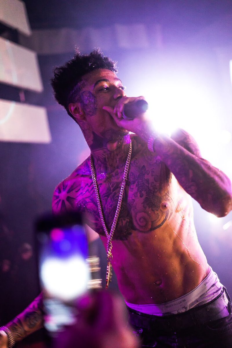 lilfeebzz's tweet photo. @BYxBREEZY @bluefacebleedem Houston show was wild 

https://t.co/qRZzR5t8mc https://t.co/jCDtAYceSK