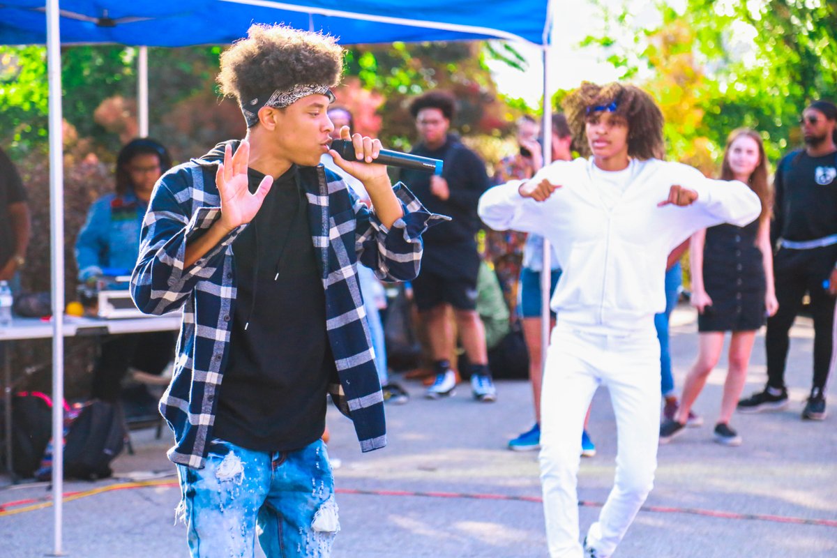 MentoringPGH's tweet photo. . @CenterOfLifePGH's KRUNK Movement is a youth “micro-enterprise” company where students in grades 9-12 use their skill and interest in songwriting, beatmaking, production  and dance to convey positive messages about mental/physical health. #TMPprogramspotlight #MentorIRL https://t.co/yWFvuYFoAv