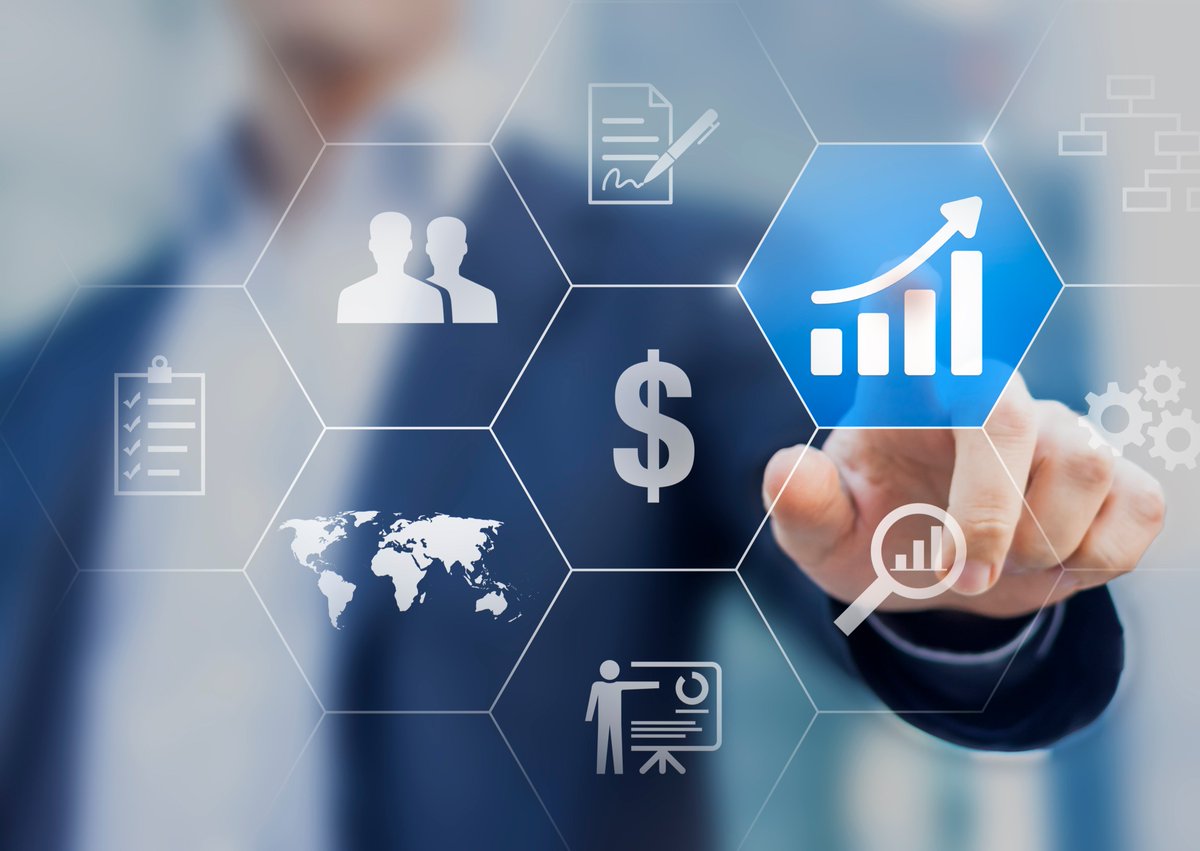 IndusaITSol's tweet photo. Do you know some of the challenges faced by #ecommerce retailers today?  https://t.co/ZGf5wmFOSj https://t.co/h7wRZoyYMK