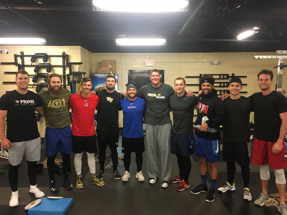 bill_cilento's tweet photo. Seaver’s army!!  More and more pro DEACS by the day!  Great having them around our guys!  #DEACS https://t.co/ditTQSdm4j