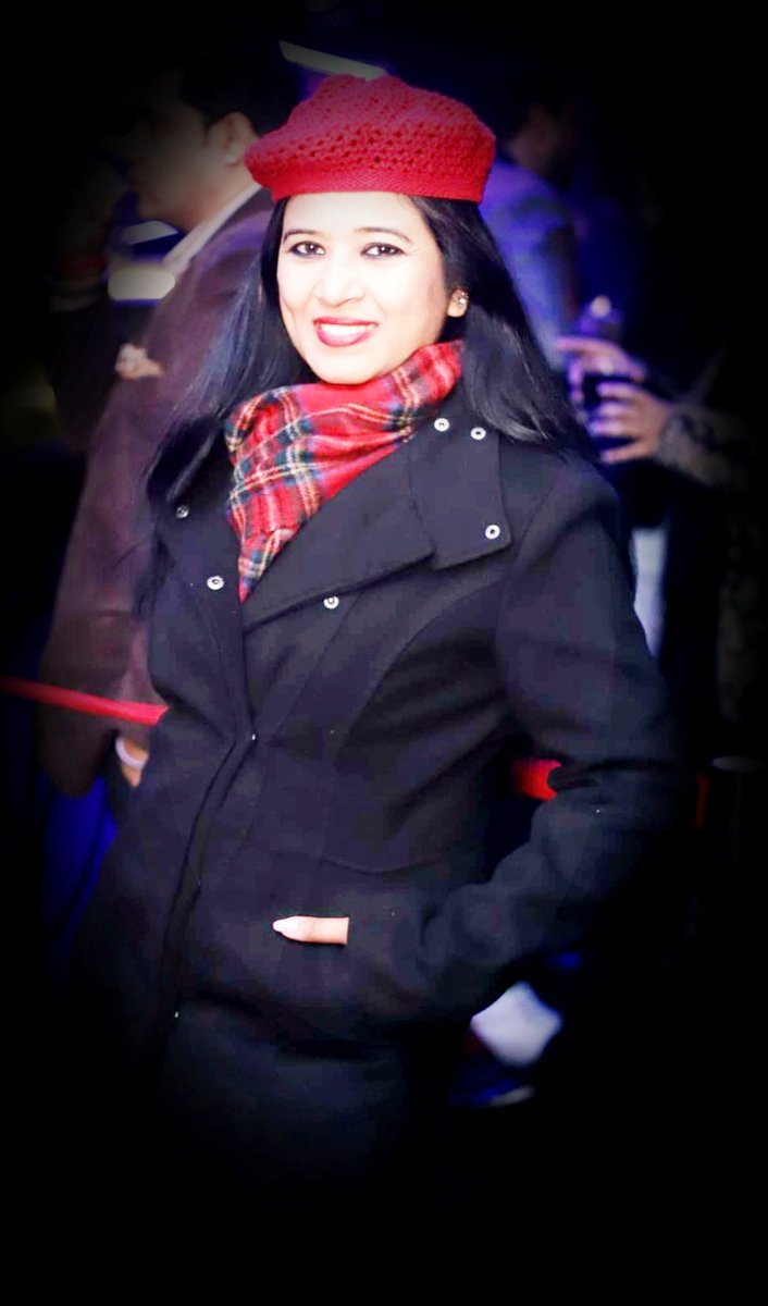 rochika's tweet photo. I love caps n winter is the perfect time for them.. I love winter fashion 😊💕
#cap #redcap #scottish #black #smile #dimple #dimplesmile #colgatesmile #selflove #selfie #fashionista #smiles #rajwaras #designdiaries #designer #lifeofdesigner #cbfcmember #rochikaaagarwal #classy https://t.co/x5PCXdRQZp