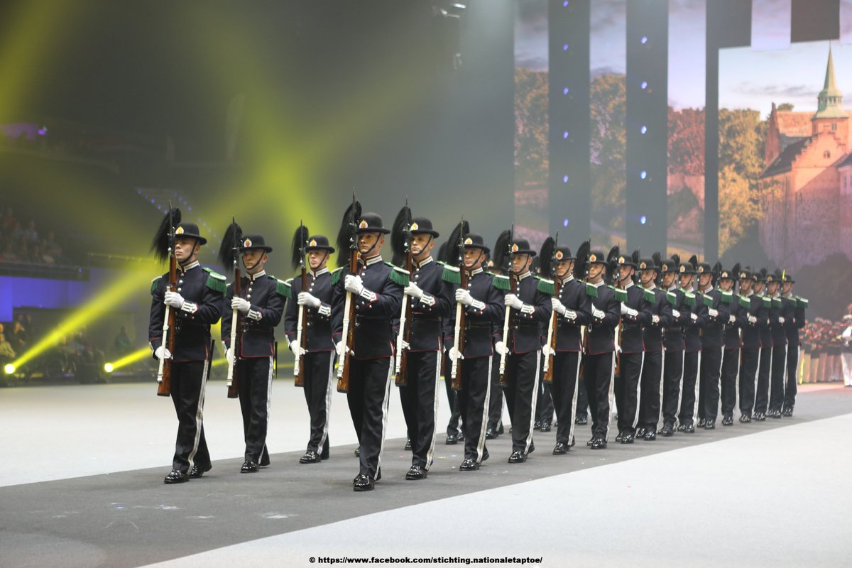 Foto gemaakt tijdens de Nationale Taptoe 2018 met op de foto het Drillteam van Hans Majestet Kongens Garde uit Noorwegen.
Kaarten voor de Nationale Taptoe 2019 kunnen worden besteld via de site van de Nationale Taptoe. nationaletaptoe.nl