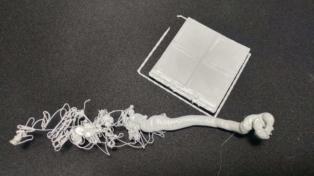 kasey3dsparks's tweet image. Dang it. #failedprint #3dprinting