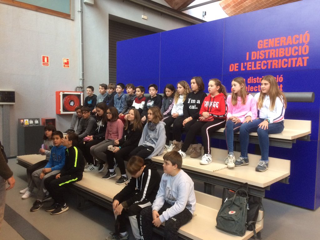 VedrunaTona's tweet photo. Avui els de #6è hem visitat el mNACTEC de Terrassa. Hem après moltes coses sobre electricitat. ⚡️#EVT #Bloc2 #primària https://t.co/zvL9cqeKqh