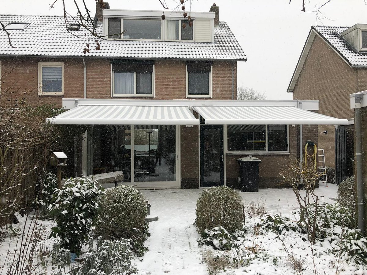 zonenscherm's tweet photo. ❄️🌨️ Ook in de sneeuw hebben onze monteurs weer mensen blij gemaakt! En wat een mooi plaatje levert het op! 😍 Surf naar https://t.co/l7rMzTvyiK en ontdek wat voor jou mogelijk is!

#sneeuw #winter #sneeuwval #sneeuwpret #winterwonderland https://t.co/pSsOIrTxSC