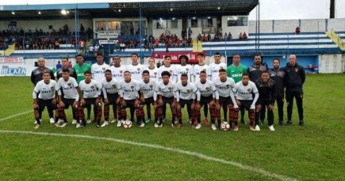 Meninosdailha87's tweet photo. Ontem o nosso Sub-16/17 perdeu para o Liverpool-URU por 2x1 pela Copa Santiago, Sport começou abrindo o placar de pênalti com o zagueiro Pedro Lucas e no segundo tempo levou a virada.

Sport ainda tem chance de classificação, enfrenta o Grêmio quarta-feira (23) ás 20h30. https://t.co/tII9AhRCOc