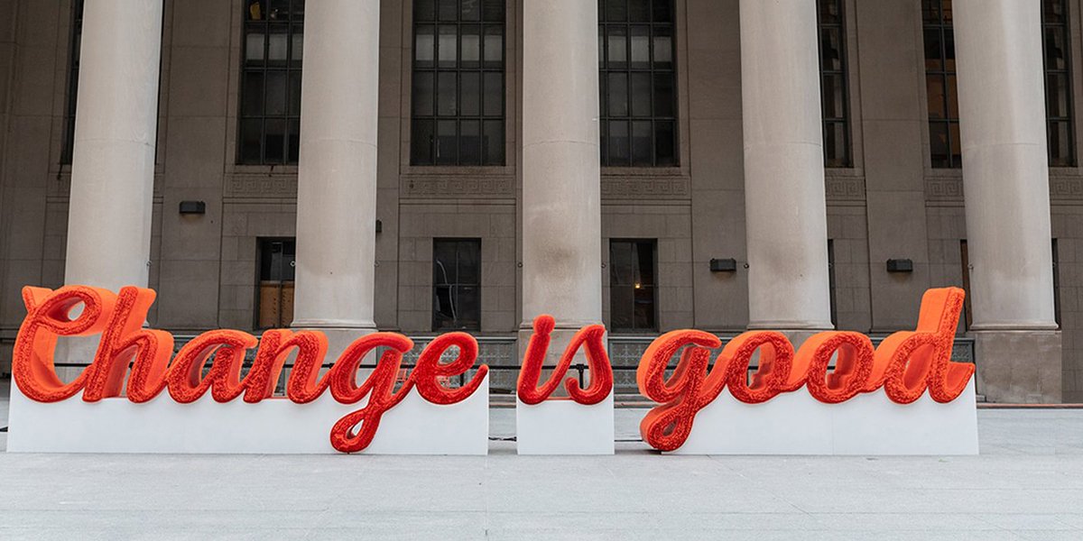 AndreoneAnthony's tweet photo. A&amp;W is the first North American fast food chain to eliminate the use of plastic straws. The brand used the remaining inventory to create a sculpture announcing the change. What a creative and proactive out-of-home campaign by @AWCanada and @rethinkcanada. https://t.co/1vMCNFTGI1 https://t.co/wsGpAbS3Nt