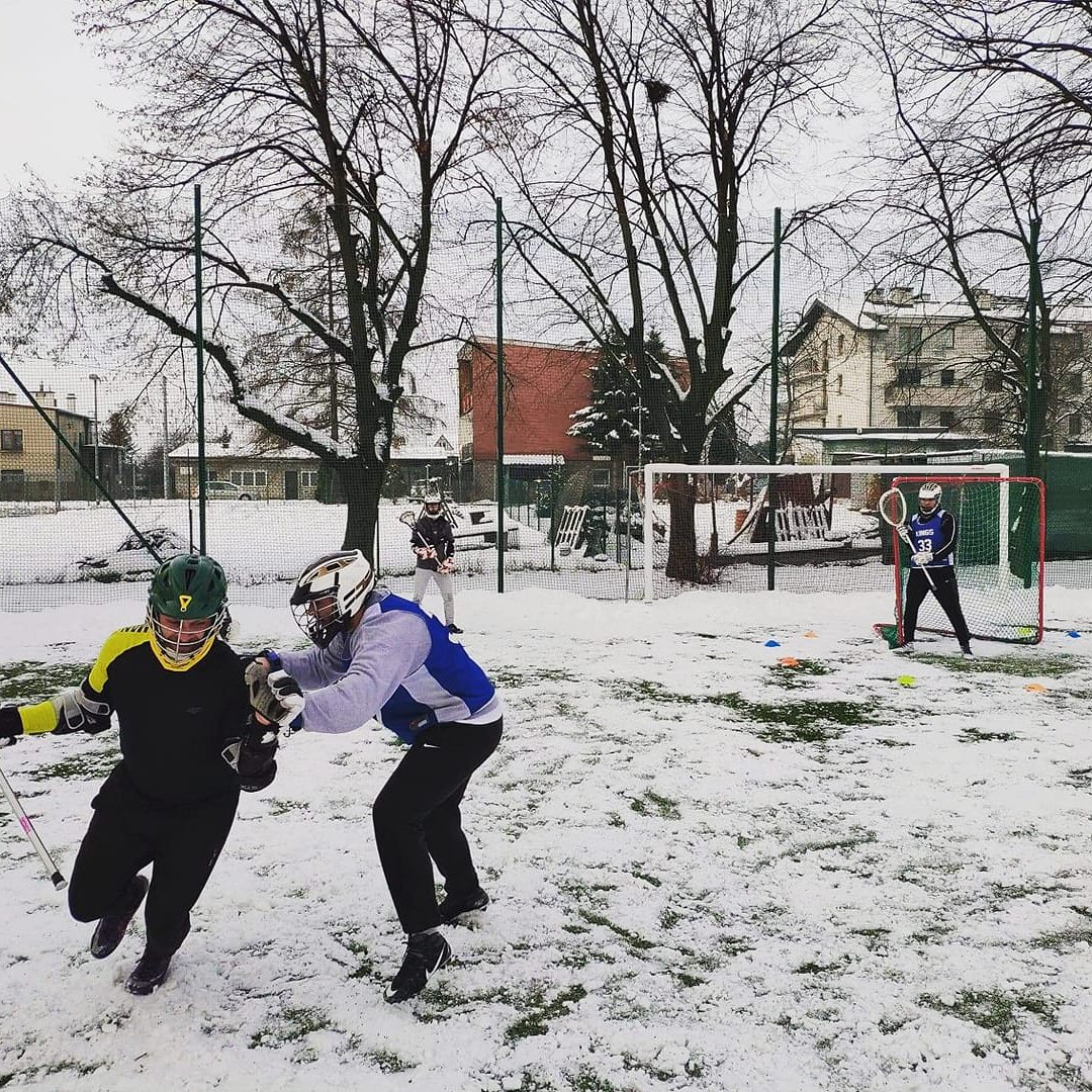 Warunki na zewnątrz nas nie rozpieszczają. Mimo tego nie odpuszczamy i ciężko pracujemy w czasie przerwy między sezonami. Zawodnicy z Krakowa są świetnym tego przykładem!

Weather outside isn't perfect. Despite this we don't give up &amp; we are workin hard this offseason! #Krakow