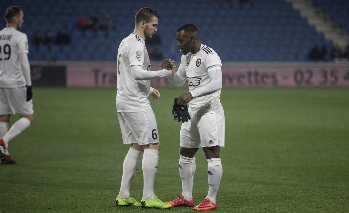 RedStarFC's tweet photo. Revivez la rencontre entre le @RedStarFC ✪ face au @HAC_Foot avec le résumé du match 🎥 la réaction de Faruk Hadžibegić 🎙 et les meilleurs tweets 🕊#HACRED #NousSommesLeRedStar 📷 by @mr_inconnux ➡️ https://t.co/s0ZAdfzDQl https://t.co/7zprXuUwAz