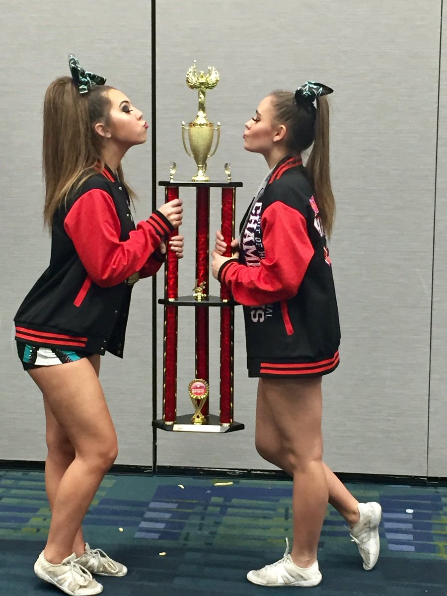 DacyMarie13's tweet photo. national champs bby 🤩 #soh2019 https://t.co/NBu1CzQDXE