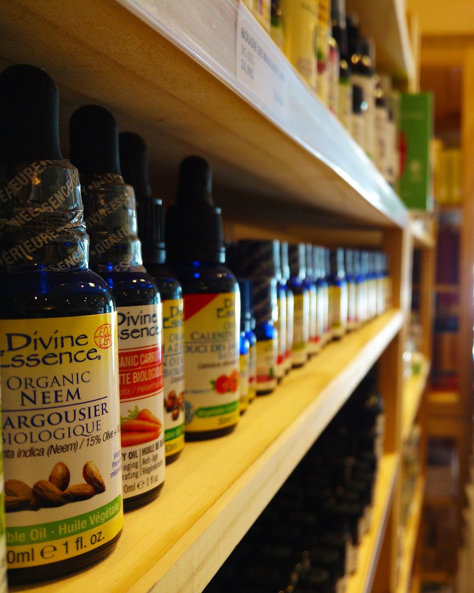 escale_verte's tweet photo. Notre local du 10416, rue Lajeunesse (H3L 2E5) fait peau neuve !

Venez nous voir pour le vrac : lessives, assouplisseurs, savons à vaisselle, etc. 
Hygiène personnelle : gels douche, shampoing, revitalisant, etc.

Bref, on a plein d’articles écoresponsables dignes d’intérêt ! https://t.co/9PQr7E3sRs