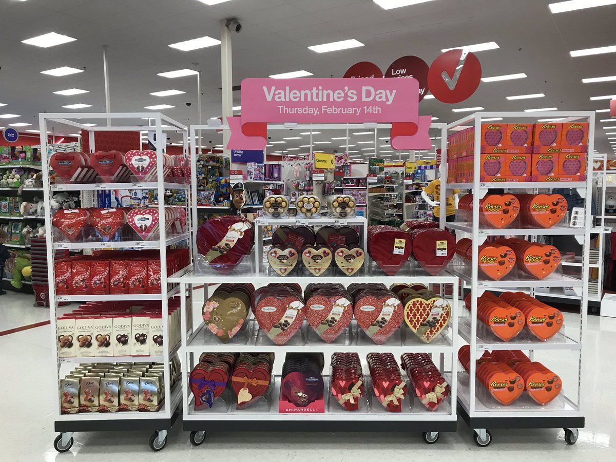 From the truck to the floor! T1944 has all you need for everyone you adore 💝 on Valentines Day! <a href="/Diana_Sack/">Diana Sack</a> @trinadyalyssa8 <a href="/jmorganiii2/">Jerry Morgan</a> <a href="/AmberHafron/">Amber hafron</a>