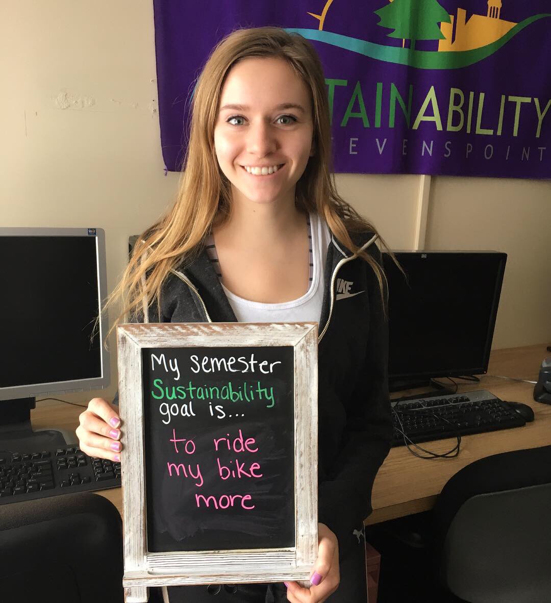 Claire, Quentien, and Jenessa are ready to tackle some new #sustainability goals this semester! 🙌👏 If you’ve made sustainability related goals, share them with us in the comments below! #uwsp #pointers #officeofsustainability