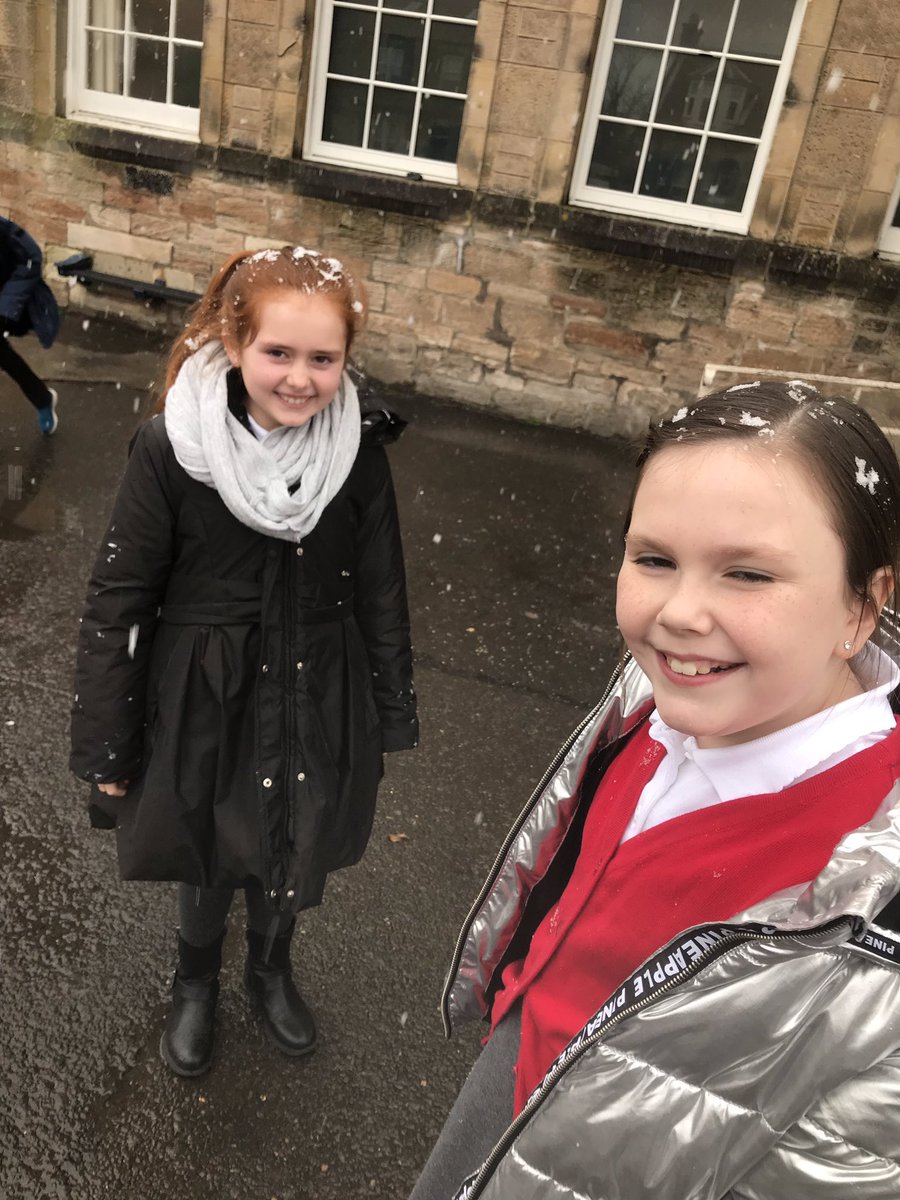 AyrGrammar's tweet photo. Did someone mention snow? P5 had to go and check it out ❄️🌧#catchasnowflake https://t.co/N7kDDXNIyA