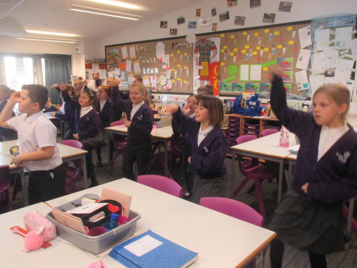 BeaconAcad's tweet photo. Y4 enjoyed the Gangnam Style dance today in their #activeburst. #fitness #JustDance #fun https://t.co/njDCawx4lw