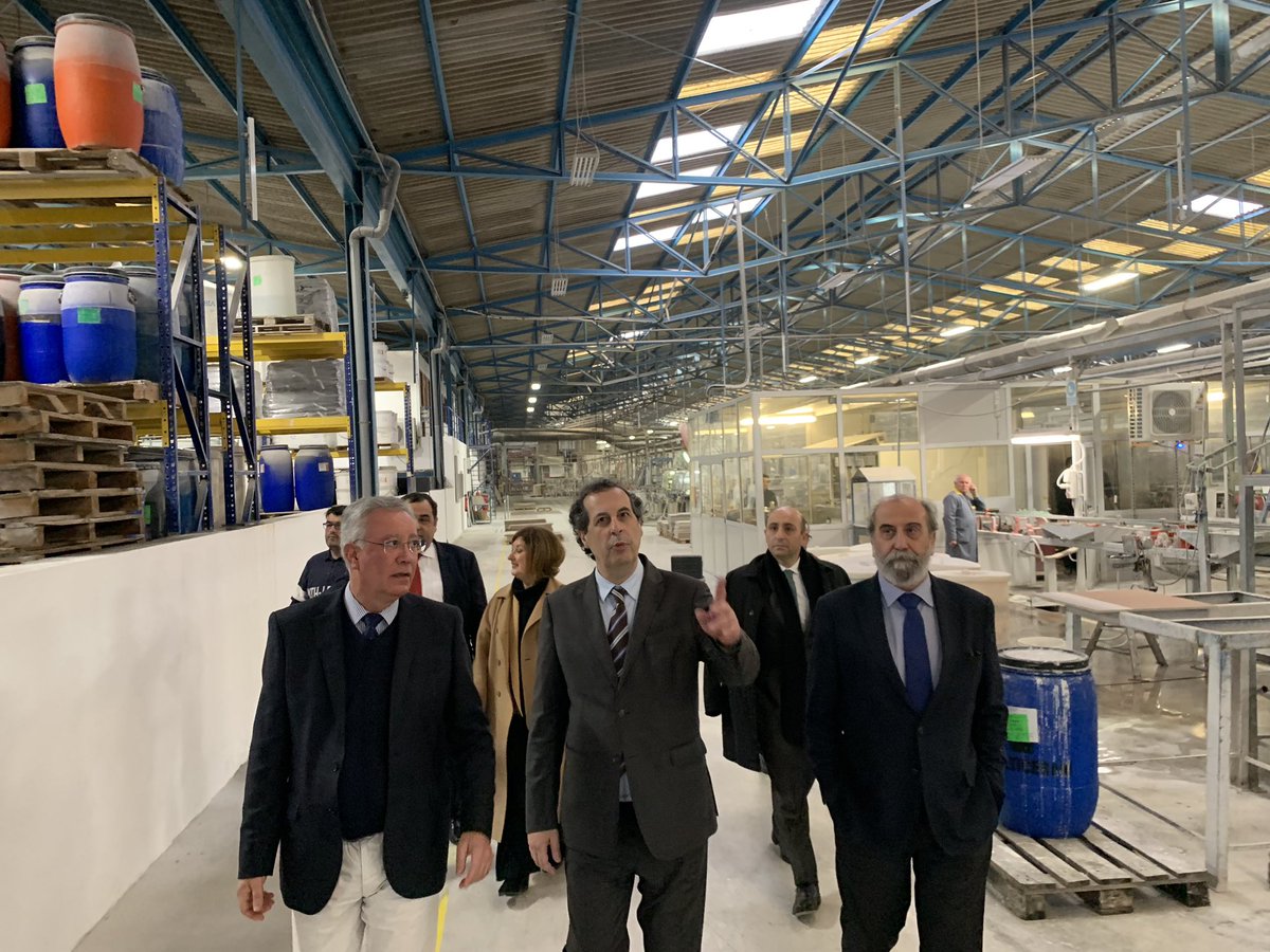 joaocneves_'s tweet photo. Durante a tarde estive no concelho de Condeixa onde fui muito bem recebido pelo Presidente da @cmcondeixa. Tive ainda a oportunidade de visitar a #Dominó e a #Farmalabor, empresas de grande referência e importância no desenvolvimento daquela região. https://t.co/enTLFChxoM
