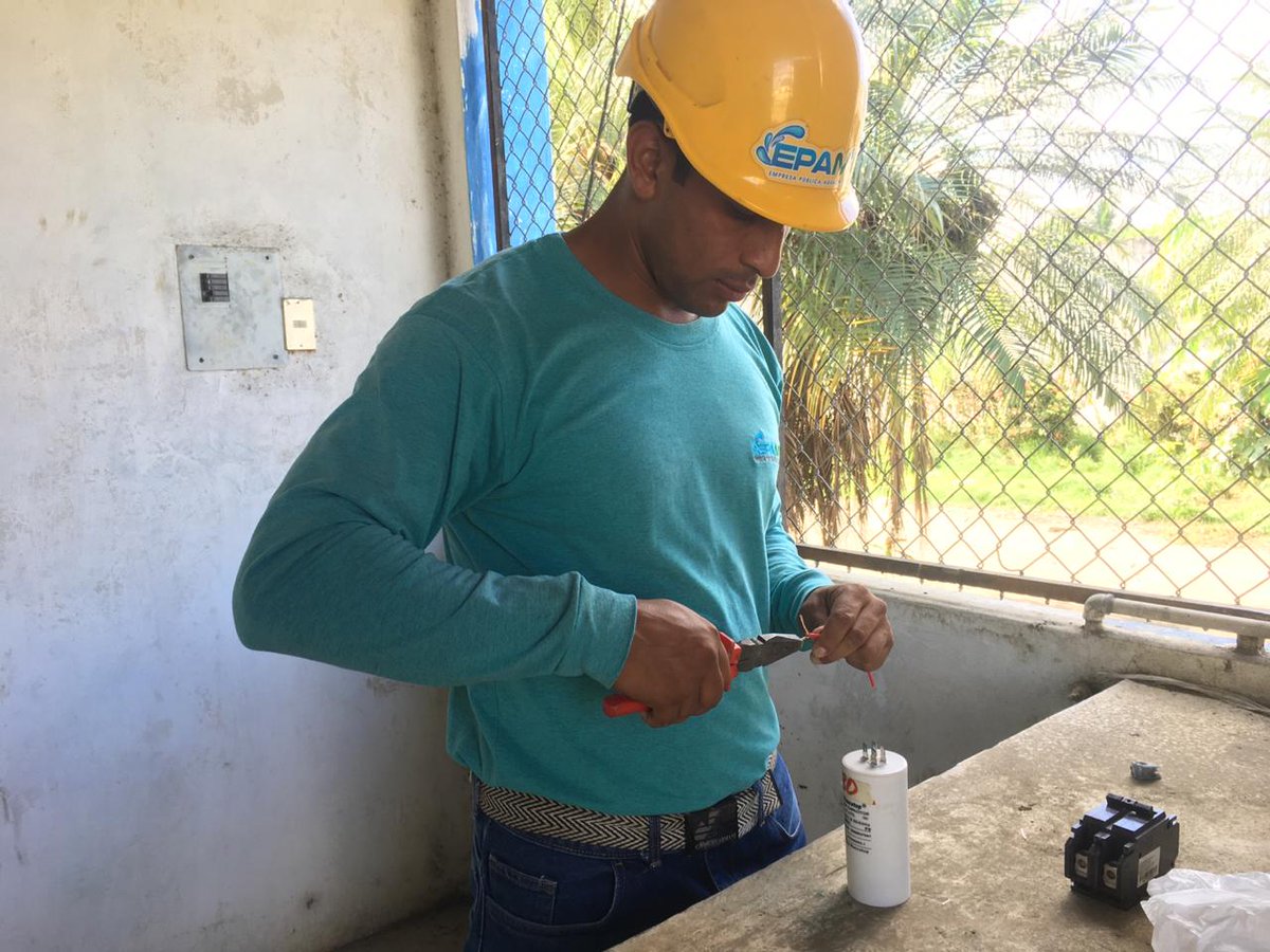 epamilep's tweet photo. El día domingo 20 de Enero se paralizó la estación de bombeo del Recinto Carrizal, debido a un daño en su tablero eléctrico, ayer personal de #Epamil se desplazó en horas de la mañana  hacia el lugar, logrando restablecer normalmente las operaciones del servicio de agua potable. https://t.co/efQ7A9dJUY