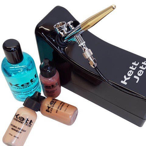 odessa_berardi's tweet image. RT  WaterProof, BudgeProof and SmudgeProof our HydroProof Makeup stays on until YOU take it off! #waterproofmakeup #protip #inmykit #tattoocover #coverup #veganmakeup…