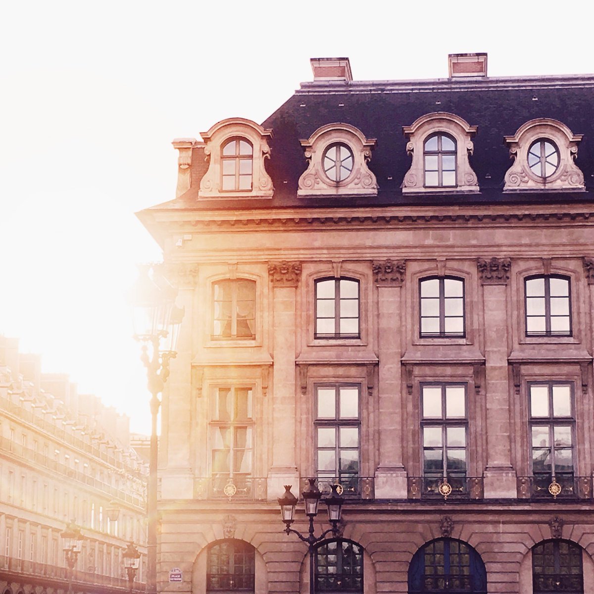 DavidHuntLights's tweet photo. Oh how we love Paris!

Have a read of our latest blog to discover more about our recent trip to @ParisDecoOff and @MaisonObjet 🇫🇷

https://t.co/bEHNMyRPO7 https://t.co/JTAvSoeMXE