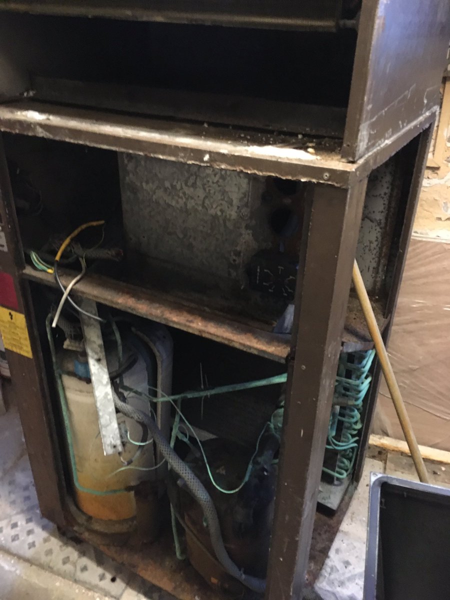 BRMPoolcare's tweet photo. From one to another. Heatstar air handling unit installation at a Blackpool hotel. @HeatstarLTD @ChoiceBlackpool https://t.co/8E2H4uS0Dp