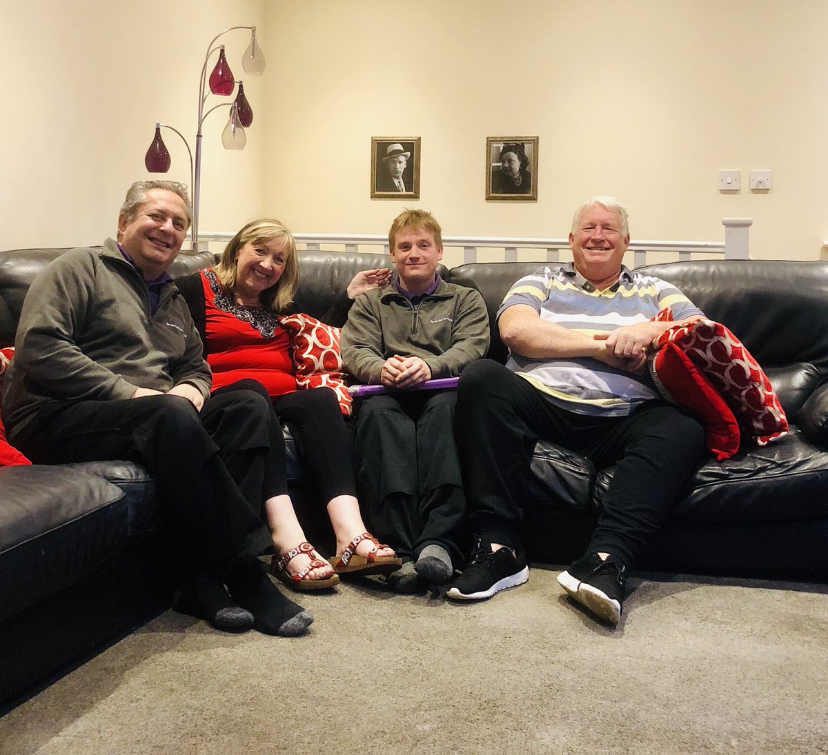 itisbedtime's tweet photo. Good luck to @EssexfamilyGB and everyone at @C4Gogglebox tonight. @OfficialNTAs. It was a pleasure for our team to deliver your bed recently. Here is our delivery team with Linda and Pete on the famous gogglebox sofa! #goodluck #NTAAwards #newbed #clacton #Essex #sleepwell https://t.co/nNsCtdasTA