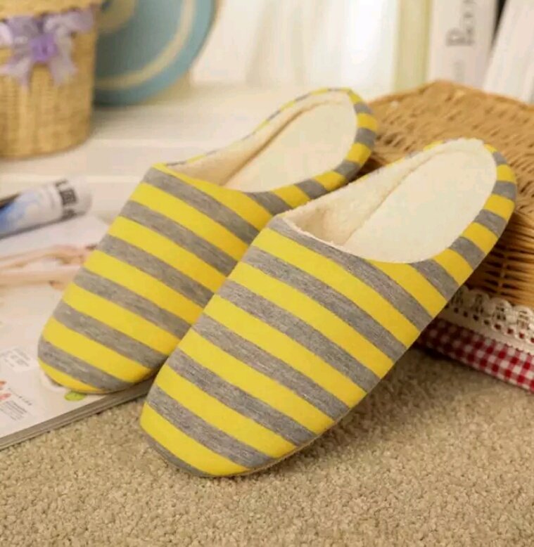 TheJadeStore's tweet image. Hey twitter fam! Please borrow me 5 seconds to retweet this. 
I sell comfy house slippers. Delivery via post office to anywhere in Nigeria. 
Size:40
 2500 each
Please, Biko, na beg I dey beg I no shakara. Please rt.  God bless.