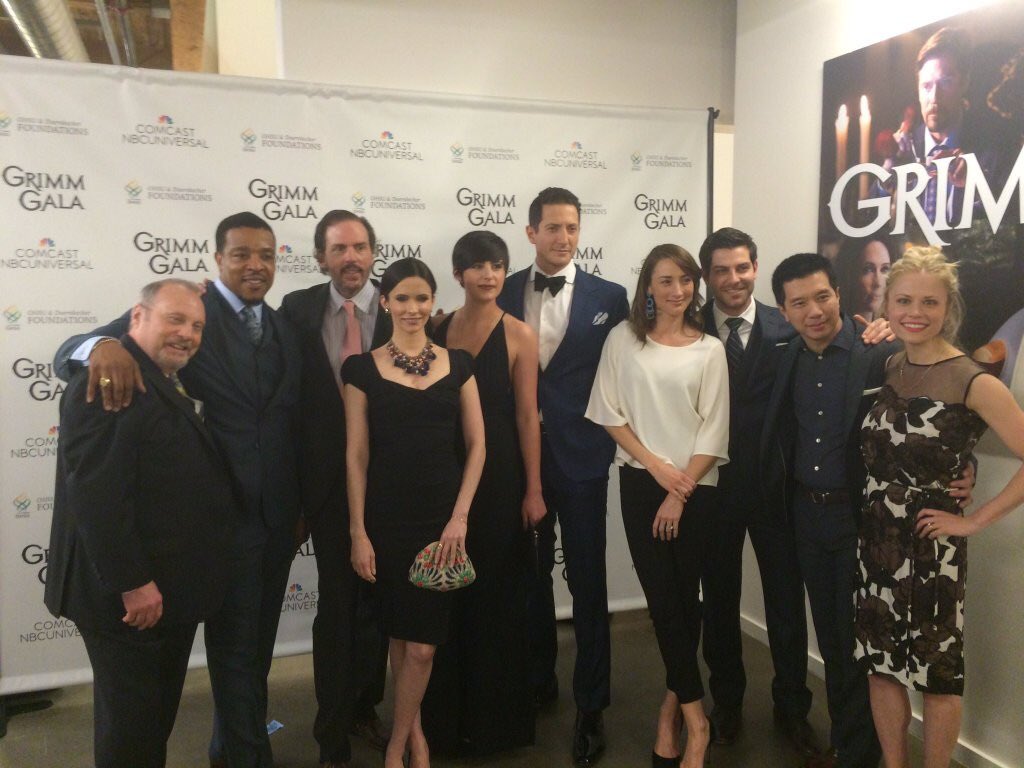 TeamSgtWu's tweet image. Happy Wuesday Everyone! 🤗 Here’s to the #BestCast and #BestTVShow #Grimm #BringBackGrimm