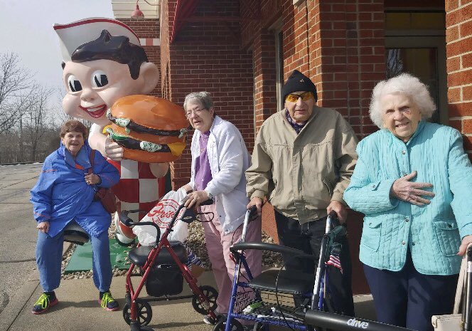 FranciscanHCC's tweet photo. We ❤️ Frisch’s Big Boy restaurant @FranciscanHCC! #OutAndAbout #FranciscanFun #TrilogyLiving https://t.co/LUP8Rk36zl