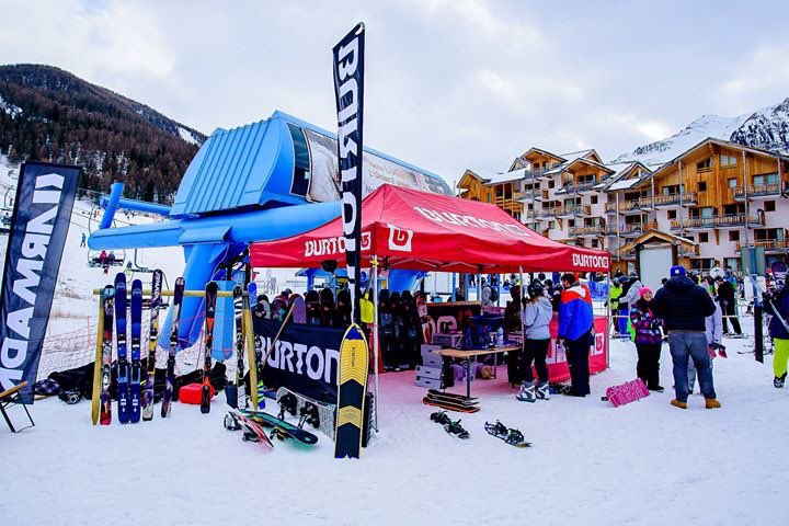 SnowattackES's tweet image. Estamos orgullosos de informar que vamos a estar despiertos una semana con el equipo de #Store13 . Si quieres probar las últimas tablas de @BurtonSpain. ¡Busca a los chicos alrededor de la terraza! 😜

#snowattack #store13 #snowaboard #BurtonSnowboard