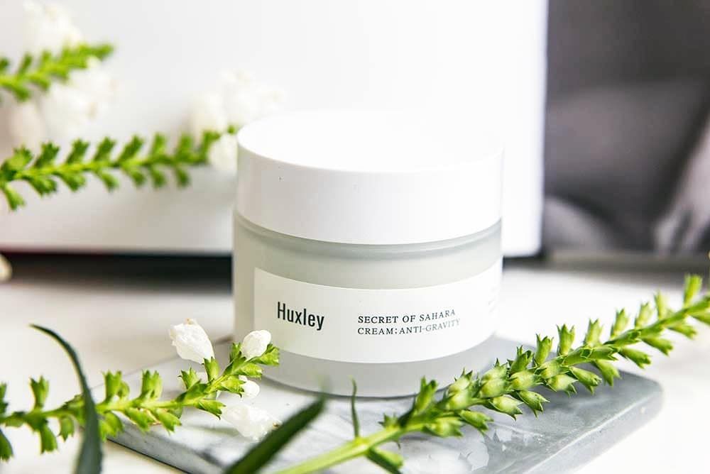 atriaskin's tweet photo. Maintain skin health and hydration with this ultra-nourishing moisturizer from Huxley. Boosted with antioxidants to protect skin from environmental stressors, while enhancing health + resilience. Utilizes prickly pear seed oil to add lightweight moisture to skin https://t.co/CQYkGJWEiU
