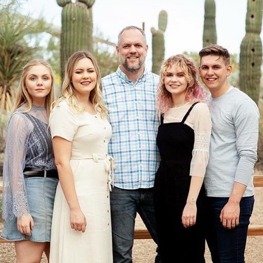 AlexBairdPhoto's tweet photo. We’ve all been through a lot in the last few years. This crew has been my center and pure joy. So glad we get to spend time together that we do. https://t.co/8Hww1CUMpu https://t.co/6mSvro5zzp