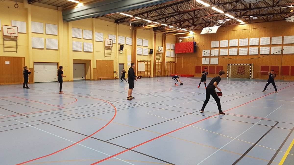 KPalvia's tweet photo. Back at it again tonite with the boys and girls of the @SkovdeSaints youth baseball program. Focus on the process - allow ourselves to become 1% better each time we meet. #SweBaseSoft https://t.co/dgFvt8IYfw