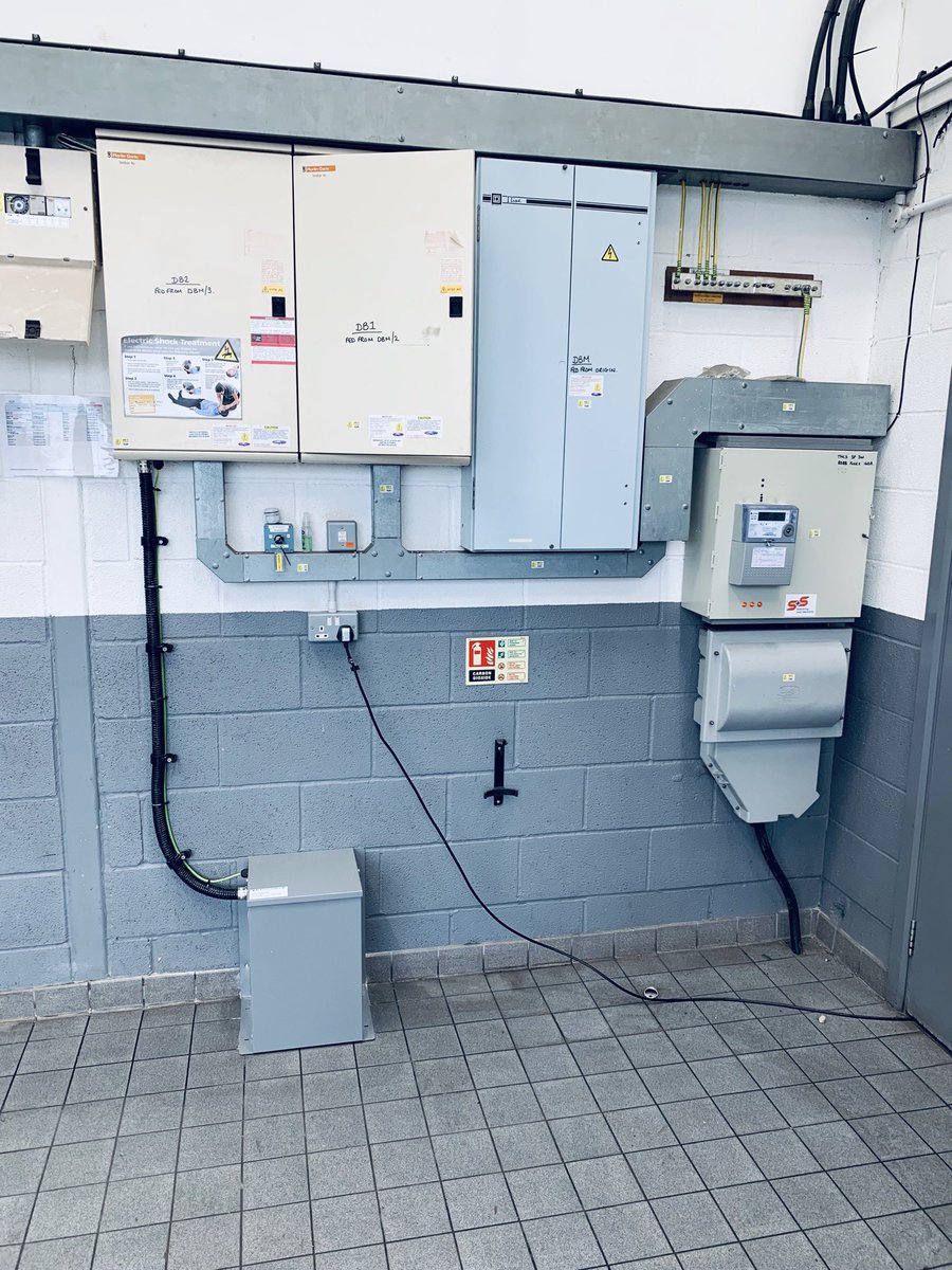 SRGELECTRICAL's tweet photo. Another @RolecEV charge point installed today for @MotorlineNissan a complete turnkey installation with an isolation transformer to comply with the @TheIET regulations on simultaneous contact on the metal clad building. @NissanEV_UK #ExperiencesThatMatter #rolec #proinstaller https://t.co/oCpBDqXFk7