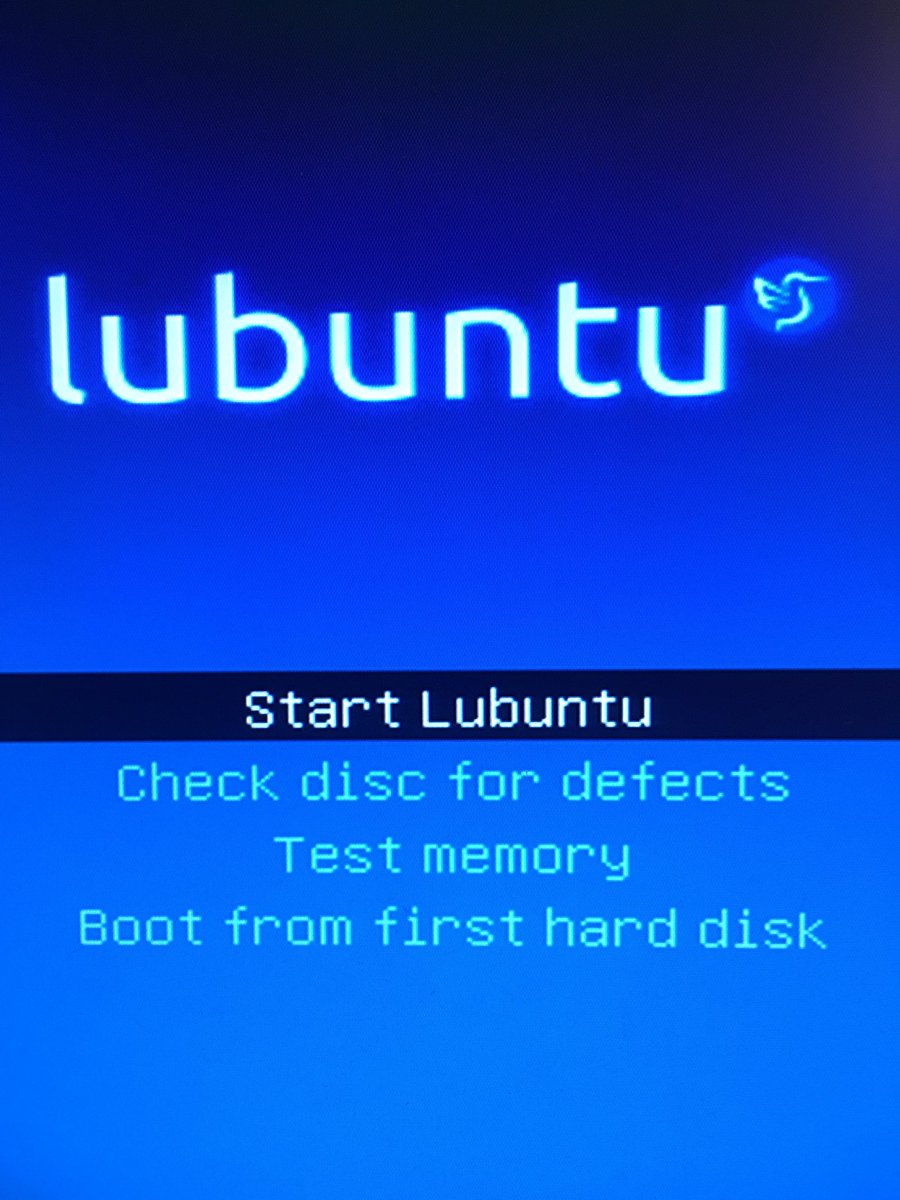 HabitBandit's tweet photo. A new beginning ... @LubuntuOfficial #goingLinux https://t.co/1yAl2GQ4Lo