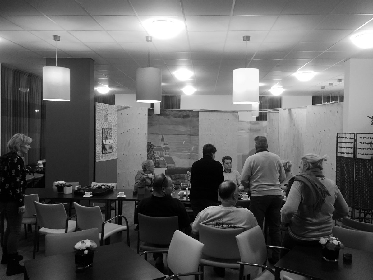 inkyvis's tweet photo. Bij de try-out van ons toneel cluppie gebruiken decor van underlayment. Morgen de benefiet optreden in Ommeloop voor onze oudere medemens. 26 jan. voor het echie in het vereniging gebouw in Tinte 🎉 https://t.co/gOWNtbJxW7