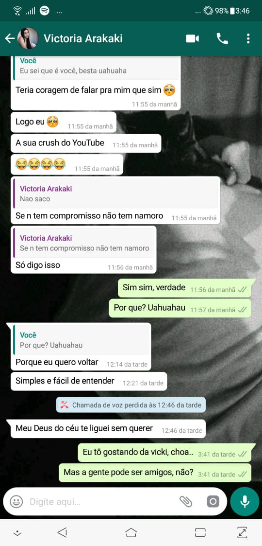 exposedchoa's tweet photo. Aqui alguns prints de choa depois de saber do rolo entre vicki e kazuo pedindo para voltar com ele! Reparem que ele mandou a real falando que estava gostando da vicki :), quem realmente é a talarica da história? Já vimos esse print em algum lugar, mas só a metade!
#explosedchoa https://t.co/EGOVIMTgjR