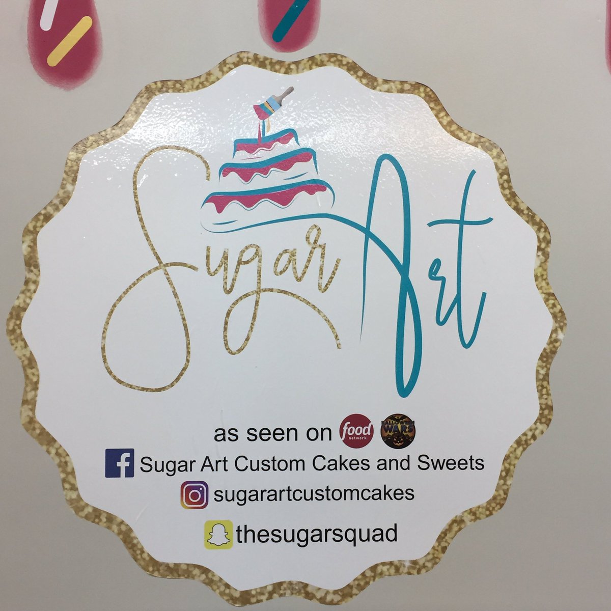 JohnCoggin's tweet image. When in #Lumberton hosting a conversation on the economic impact closing the #healthcare #coveragegap, make sure to support local biz by bringing decadent cupcakes! #shoplocal @RuralCounts #CelebrateRural #ncpol