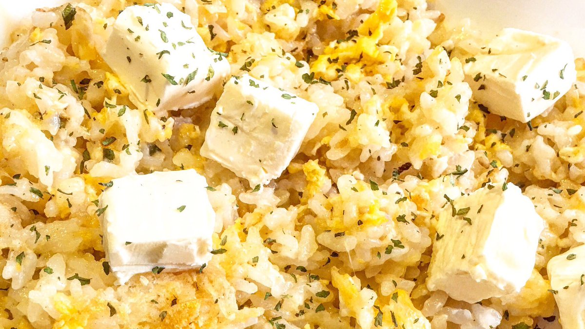 kinkihattatu's tweet image. #鉄分 と #タンパク質 豊富な鬱対策をサポートする #健康フード #チャーハン !

心がしんどい人は、
女性なら「鉄分」と「タンパク質」
男性なら「タンパク質」が特に
不足しています。

鬱回復のために必要な栄養素を意識して作りました。
#クリームチーズ が濃厚過ぎる。

1000円で販売中！