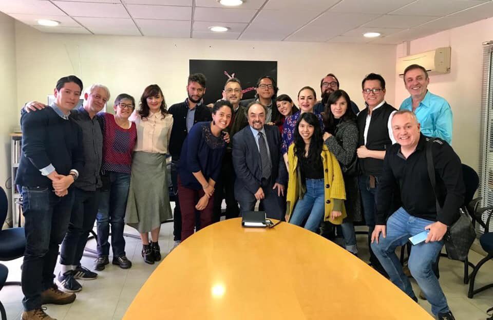 Finalizando una reunión con la diputada Gabriela Osorio sobre el tema de la Ley de Espacios Escénicos y del impuesto ISEP. Estuvieron presentes:Morris Gilbert por parte de Ocesa, Alejandro Gou, Itari Marta,integrantes de Recio y de Teatro Méx y también del Colegio de Productores.