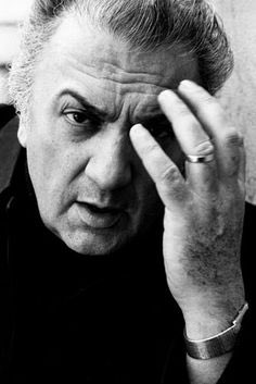  #LesCinéastesDuHangarRangée 5 :96 - FEDERICO FELLINI20 janvier 1920 - 31 octobre 1993(Italie)- Les Vitelloni (53)- La Strada (54)- Il Bidone (55)- Les Nuits de Cabiria (57)- La Dolce Vita (60)- Huit et Demi (63)- Satyricon (69)- Fellini Roma (72)- Amarcord (73)