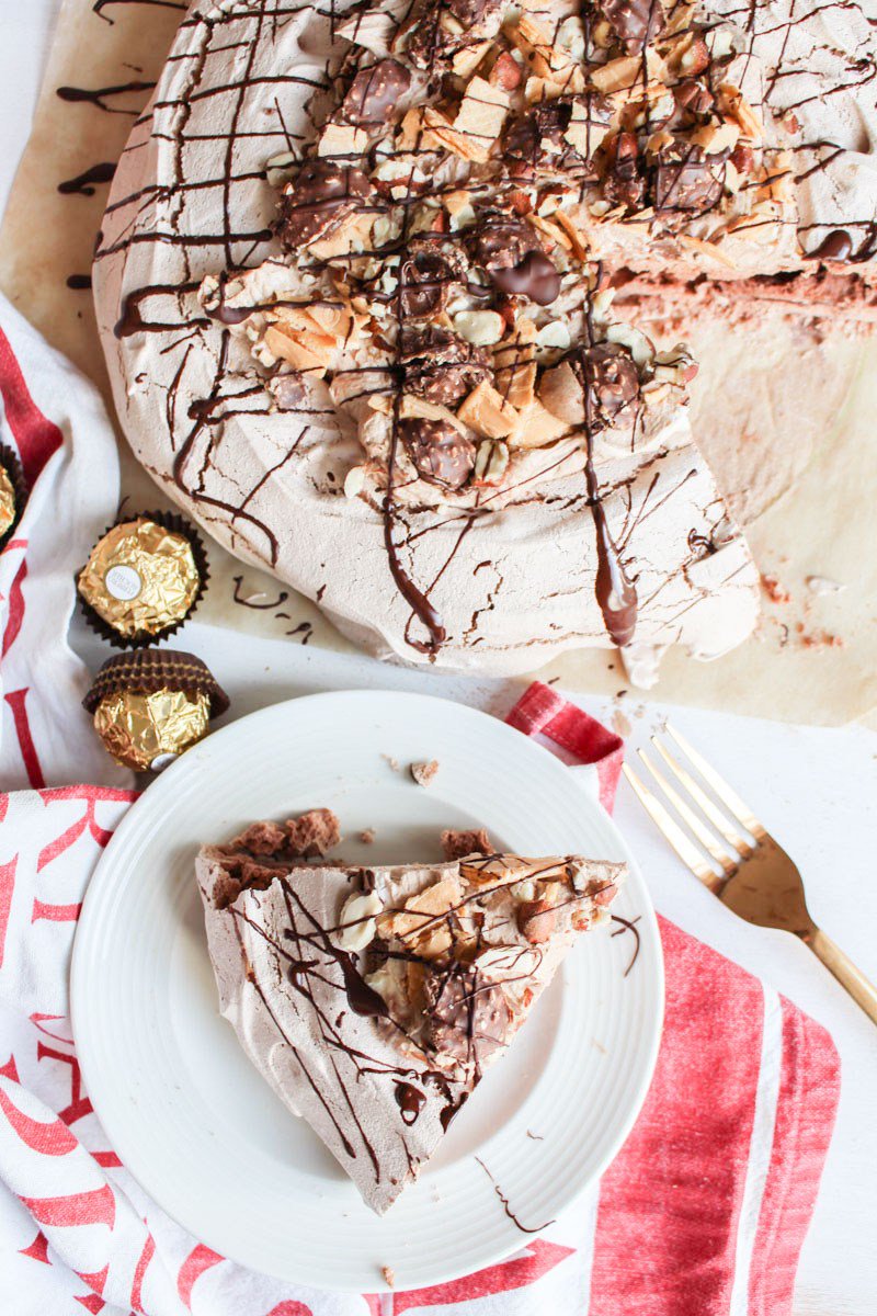 Thanks to <a href="/MumCentralAU/">MumCentral</a> for sharing my Ferrero Rocher pavlova on their blog! Check out the other 14 in their list right here: mumcentral.com.au/pavlova-recipe…