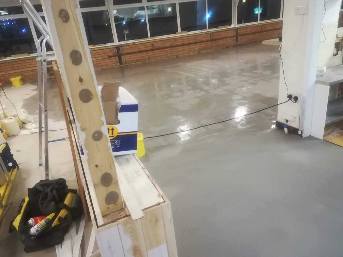 rubyflooringltd's tweet image. Restaurant refurb in lanark
Using @FBallUK 1200 screed and lime oak grey LVT